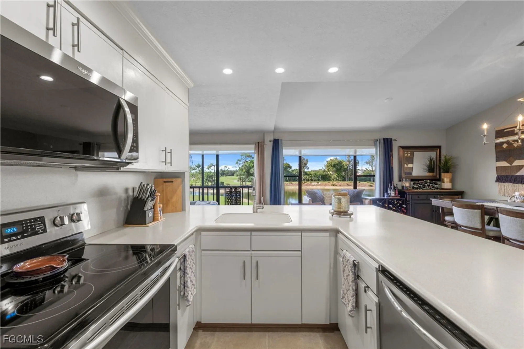 Property Slideshow image 11 of 44 | 5865 trailwinds dr 623, Fort Myers, FL, 33907