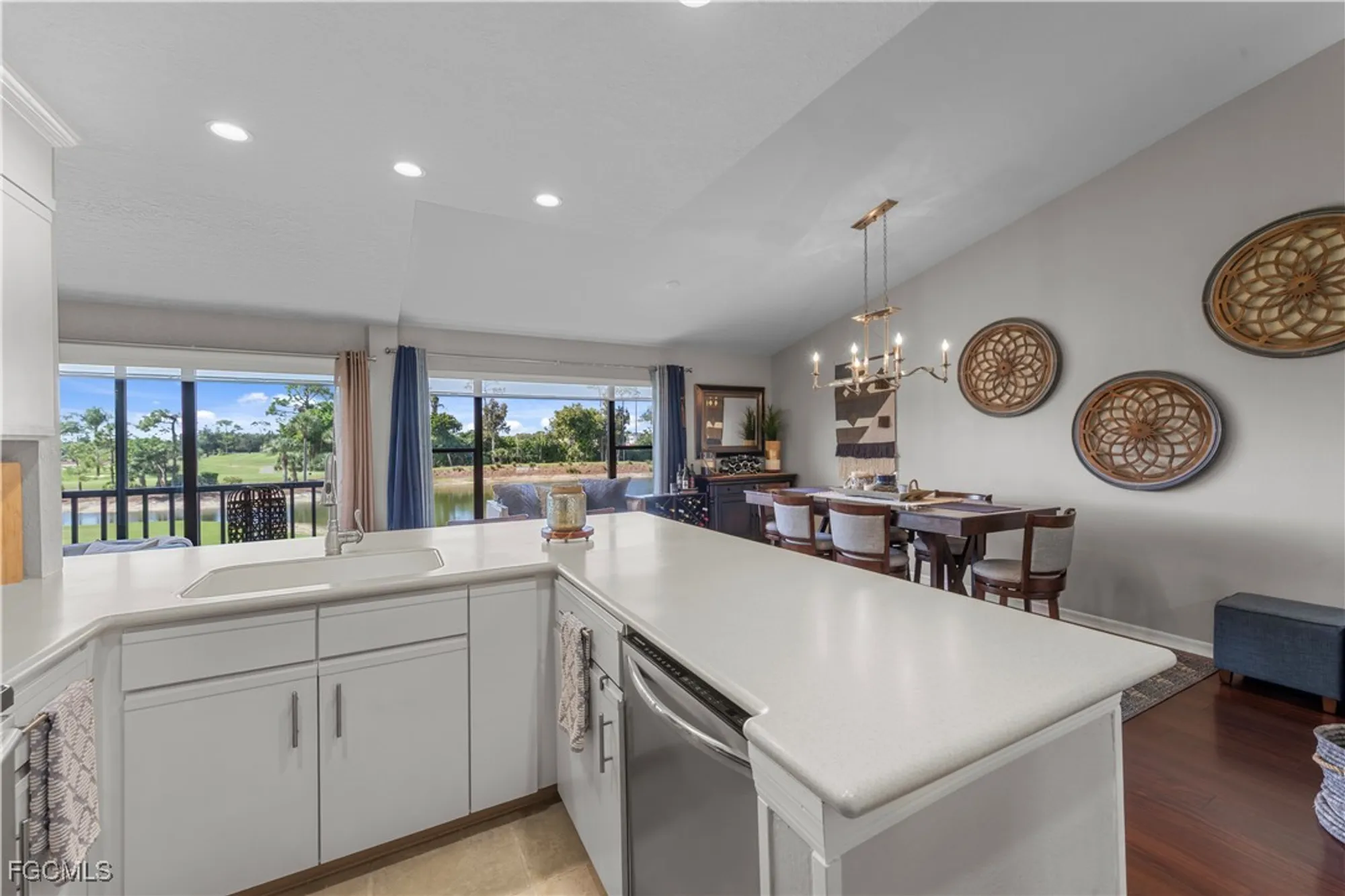Property Slideshow image 13 of 44 | 5865 trailwinds dr 623, Fort Myers, FL, 33907