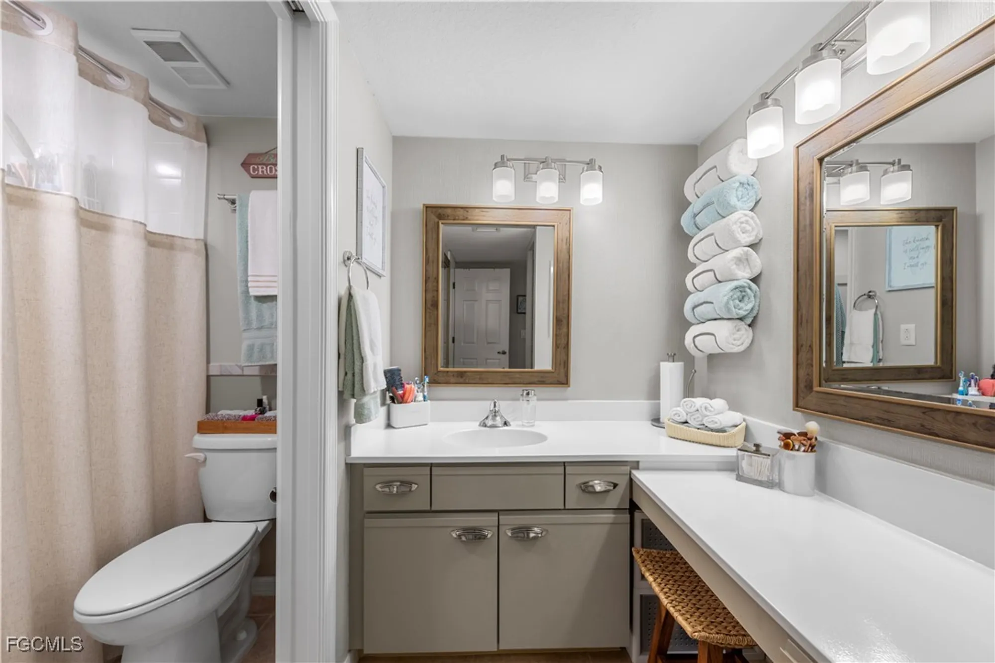 Property Slideshow image 21 of 44 | 5865 trailwinds dr 623, Fort Myers, FL, 33907