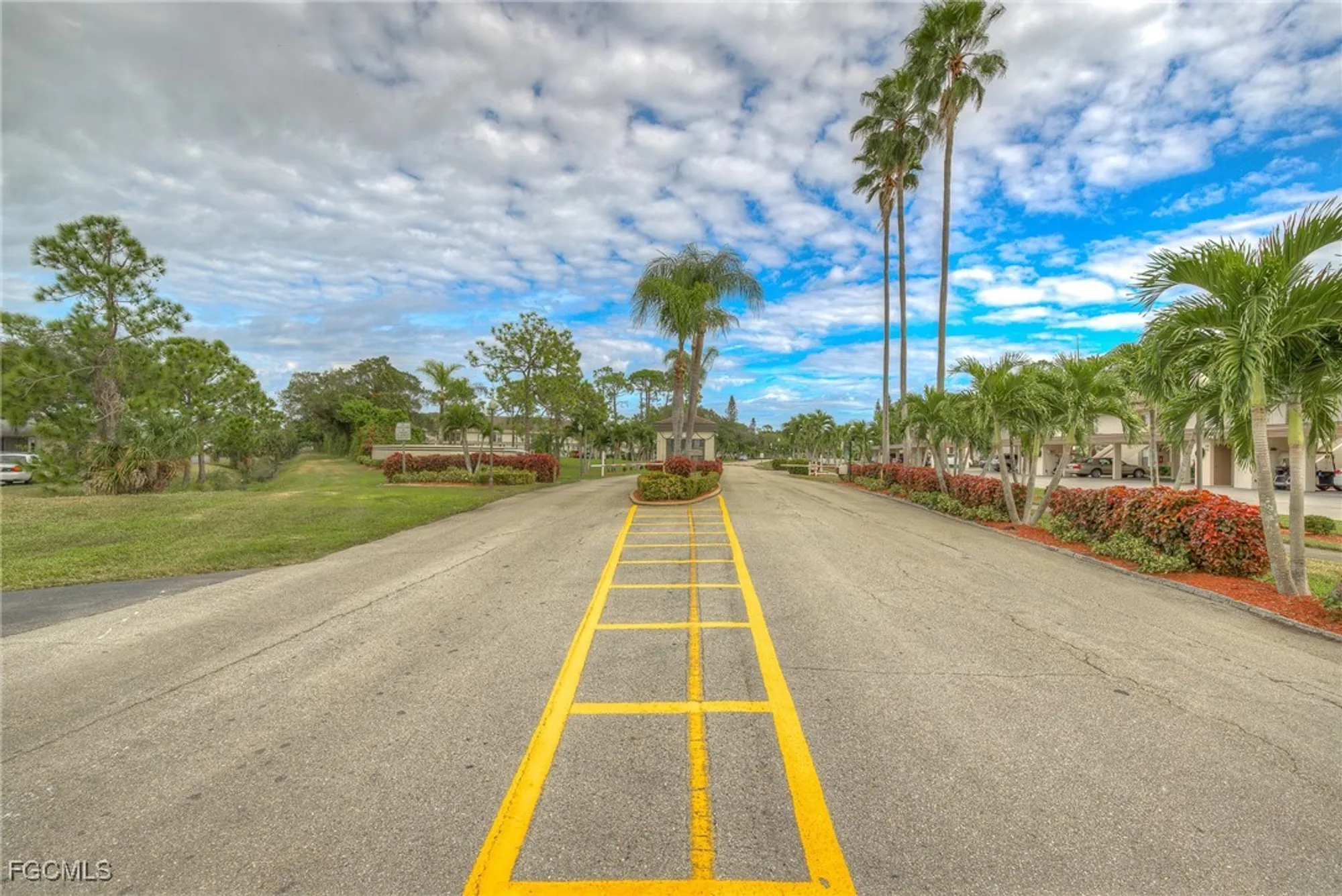 Property Slideshow image 33 of 44 | 5865 trailwinds dr 623, Fort Myers, FL, 33907