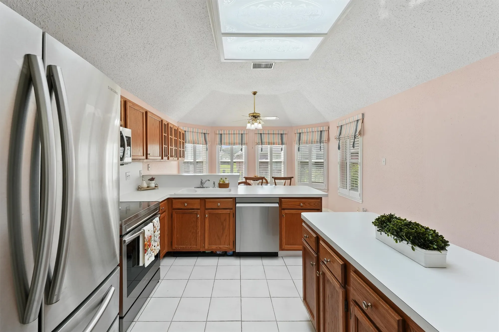 Property Slideshow image 14 of 31 | 706 rosefield ct, Pearland, TX, 77584