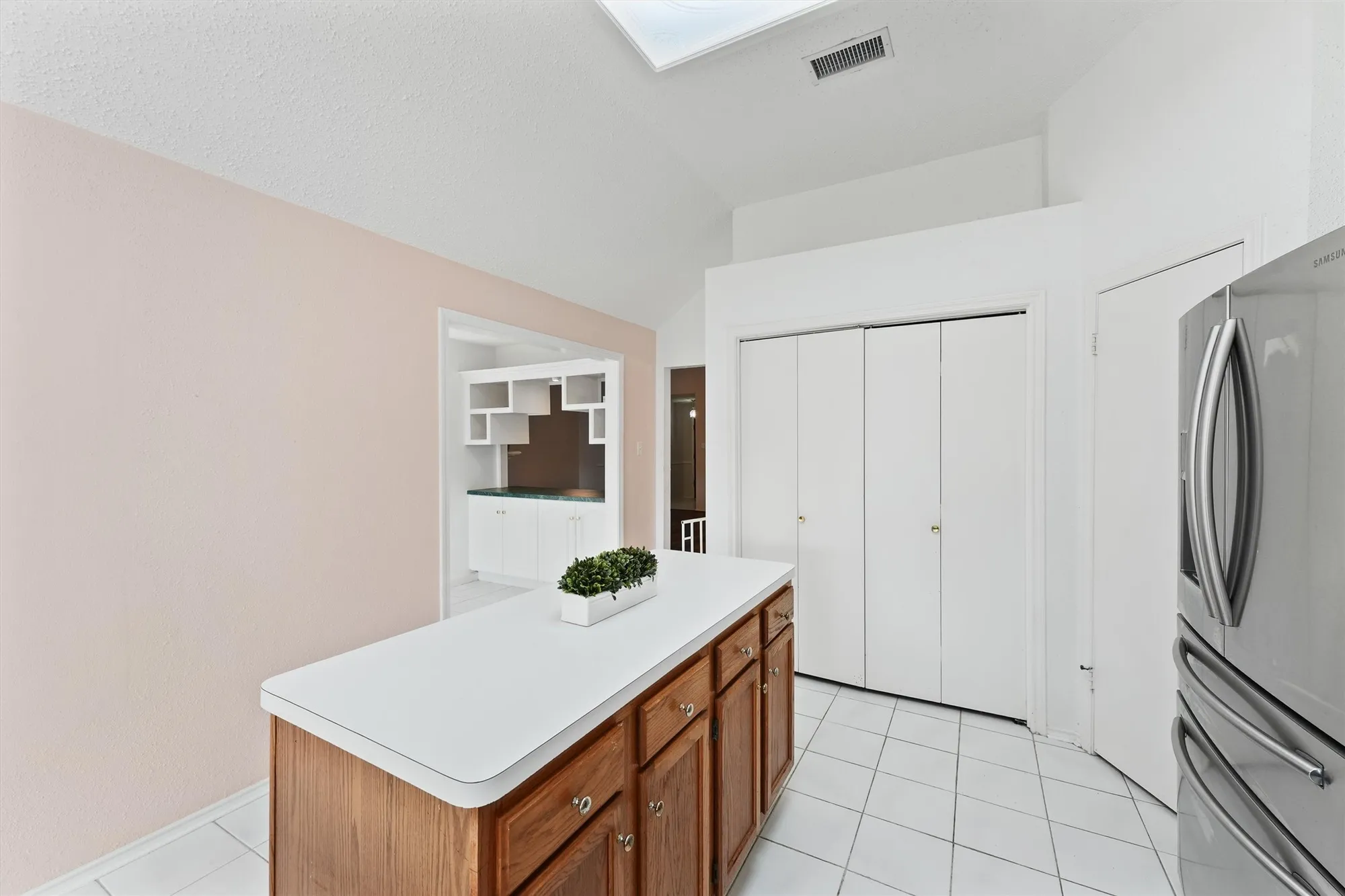 Property Slideshow image 16 of 31 | 706 rosefield ct, Pearland, TX, 77584