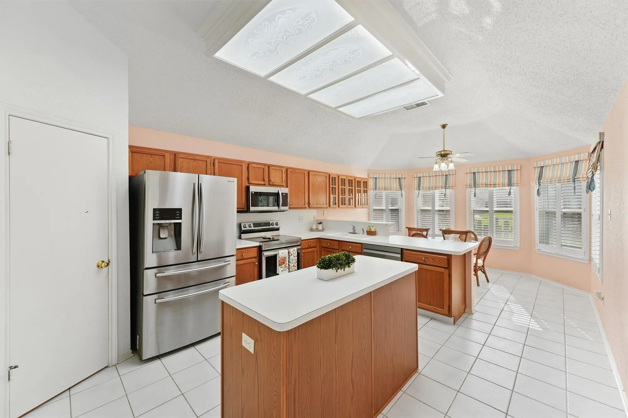 Property Slideshow image 12 of 31 | 706 rosefield ct, Pearland, TX, 77584