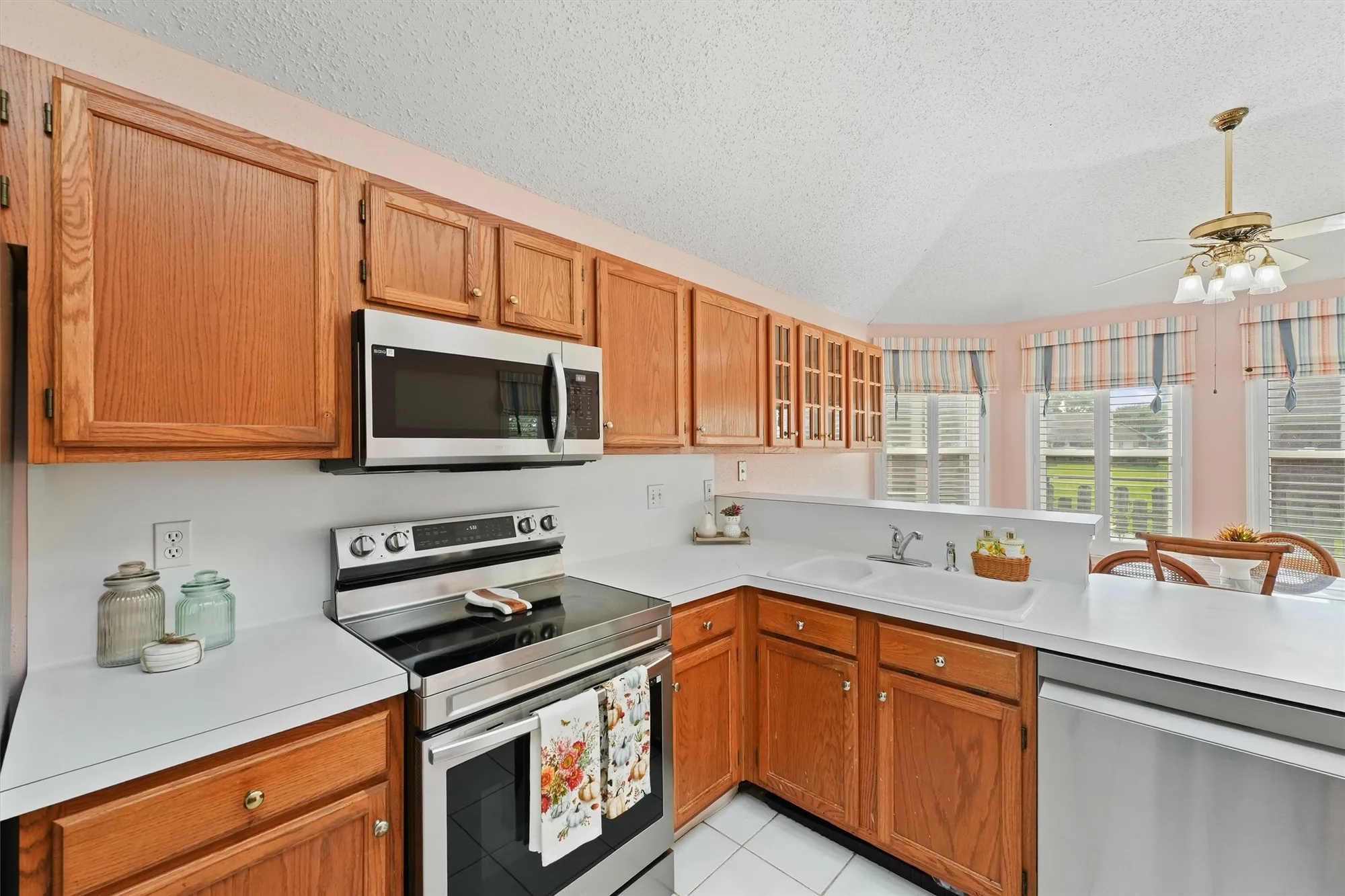 Property Slideshow image 13 of 31 | 706 rosefield ct, Pearland, TX, 77584