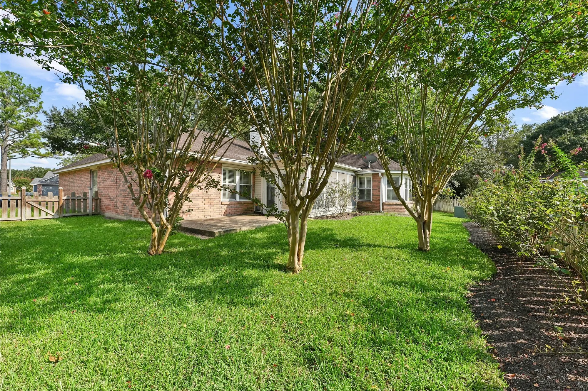 Property Slideshow image 24 of 31 | 706 rosefield ct, Pearland, TX, 77584