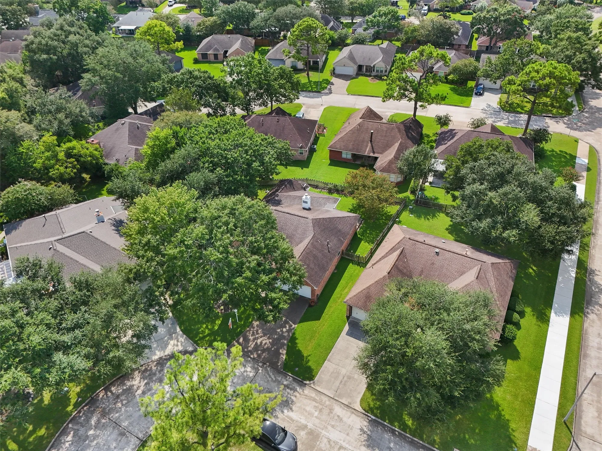 Property Slideshow image 26 of 31 | 706 rosefield ct, Pearland, TX, 77584