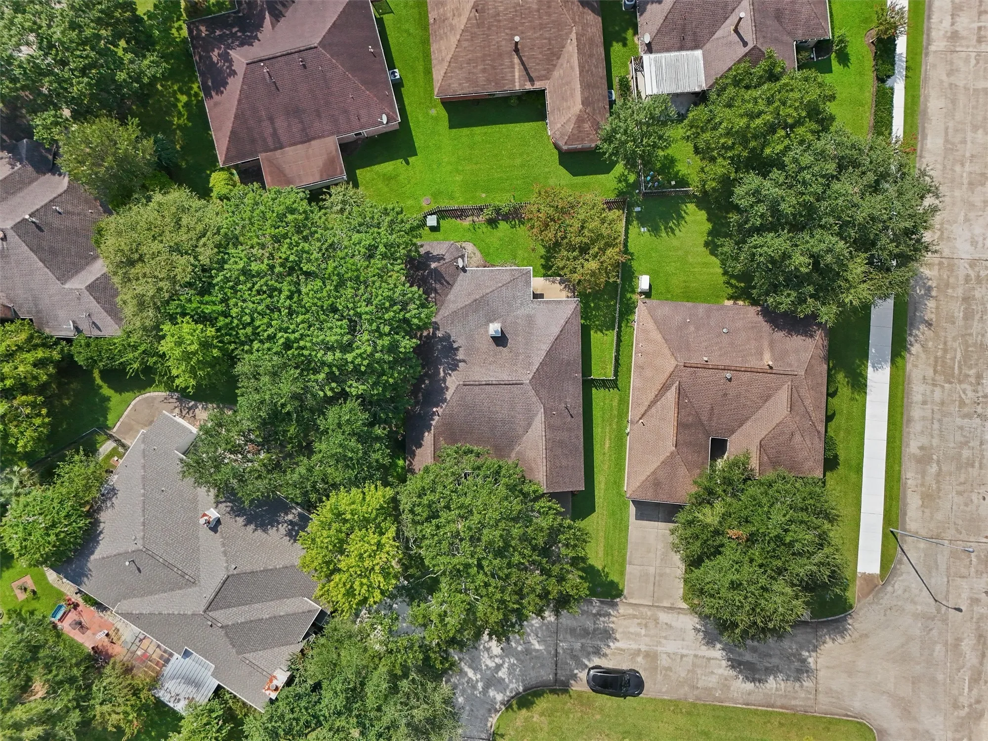 Property Slideshow image 27 of 31 | 706 rosefield ct, Pearland, TX, 77584