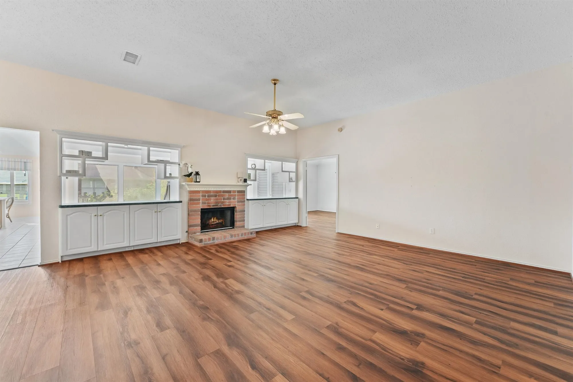 Property Slideshow image 5 of 31 | 706 rosefield ct, Pearland, TX, 77584