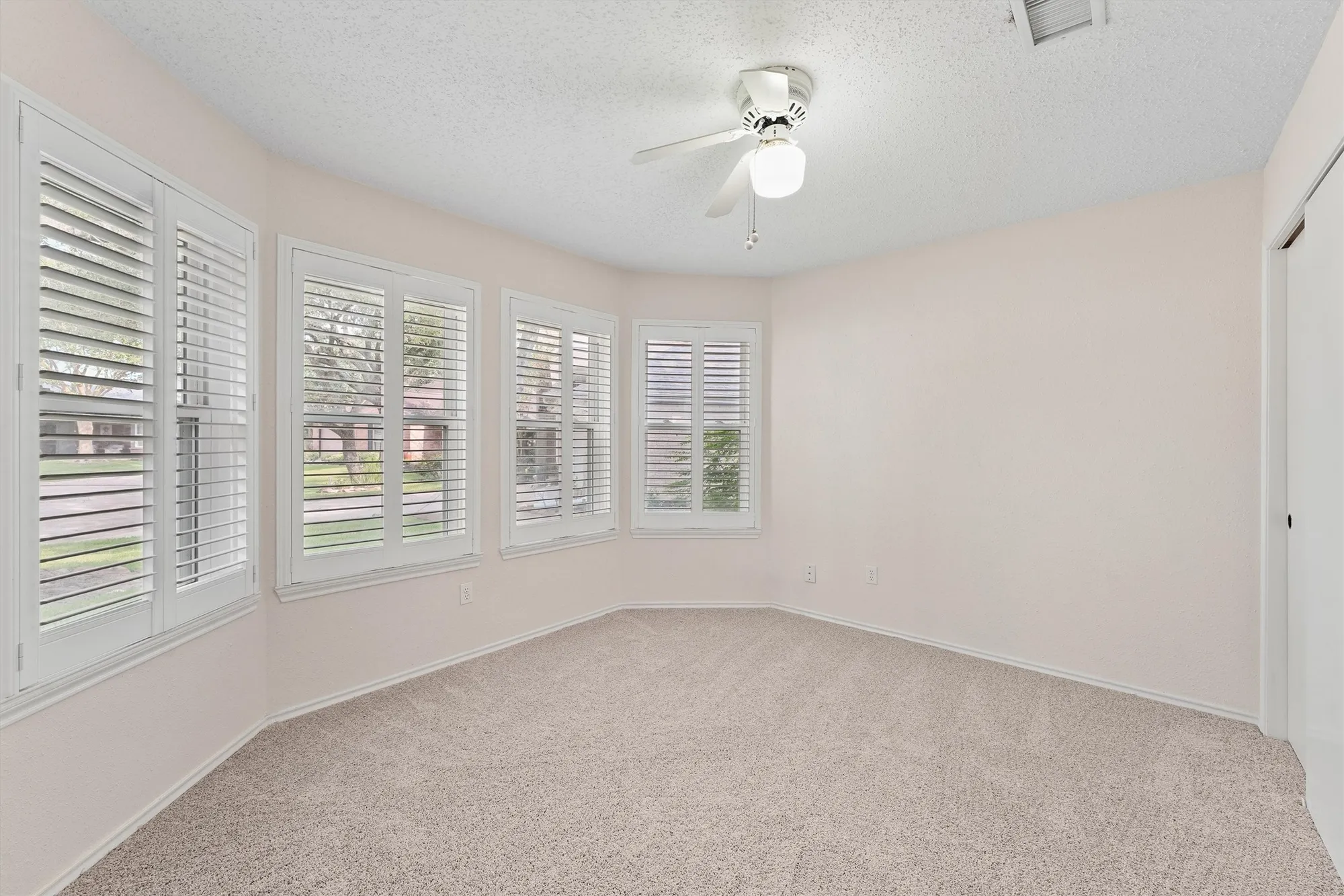 Property Slideshow image 9 of 31 | 706 rosefield ct, Pearland, TX, 77584