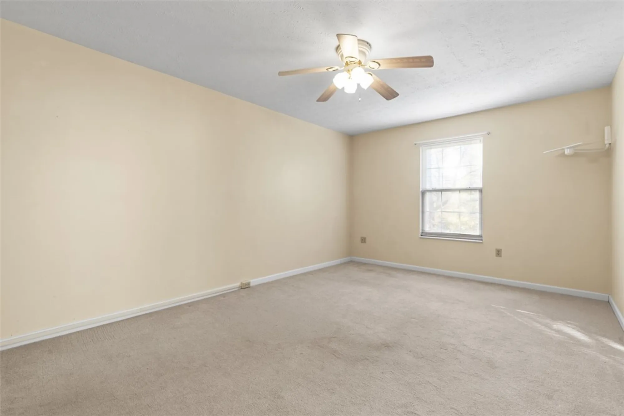Property Slideshow image 19 of 34 | 210 huckleberry ct, Wexford, PA, 15090