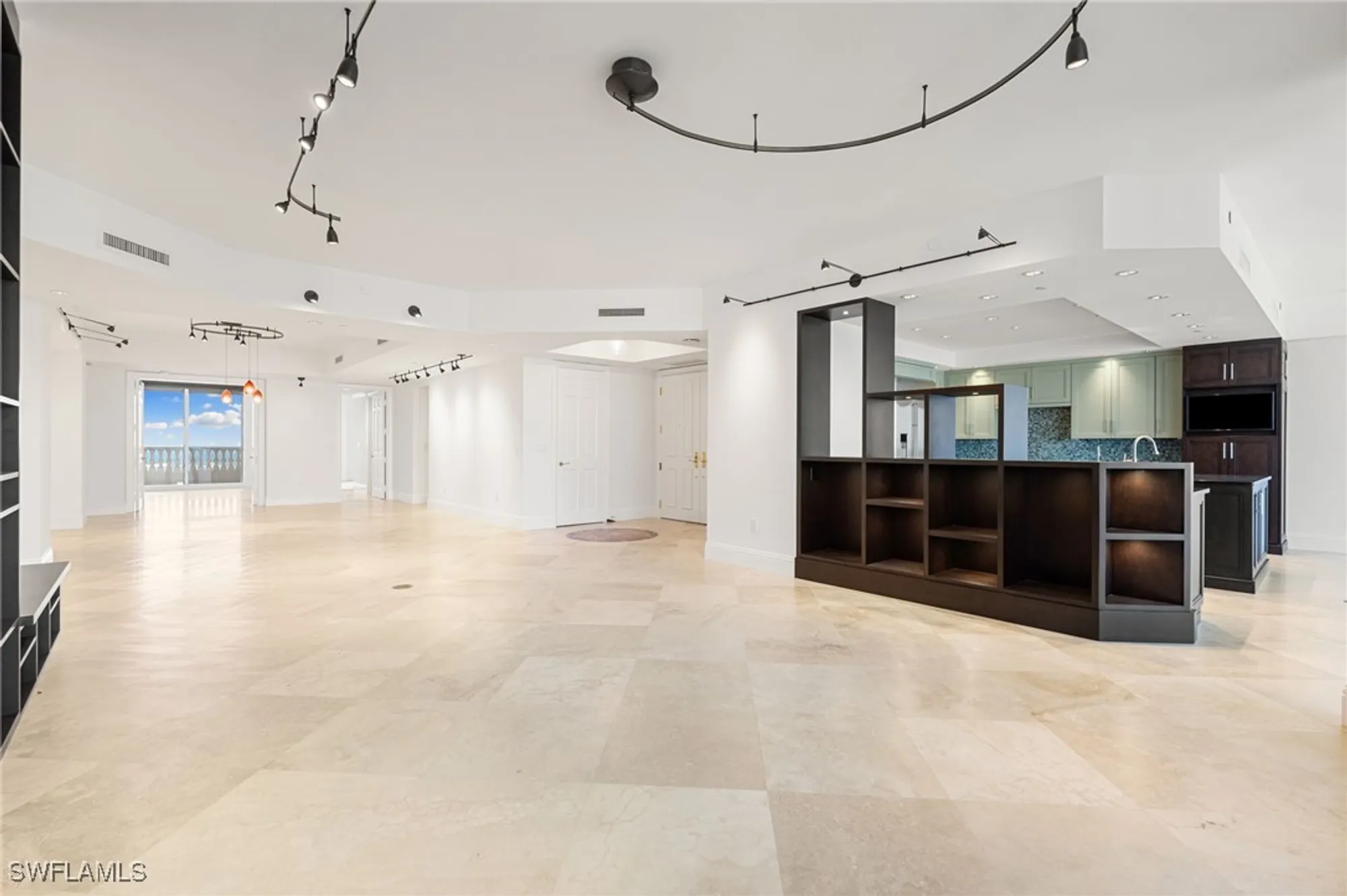 Property Slideshow image 7 of 15 | 8787 bay colony dr 2004/2005, Naples, FL, 34108