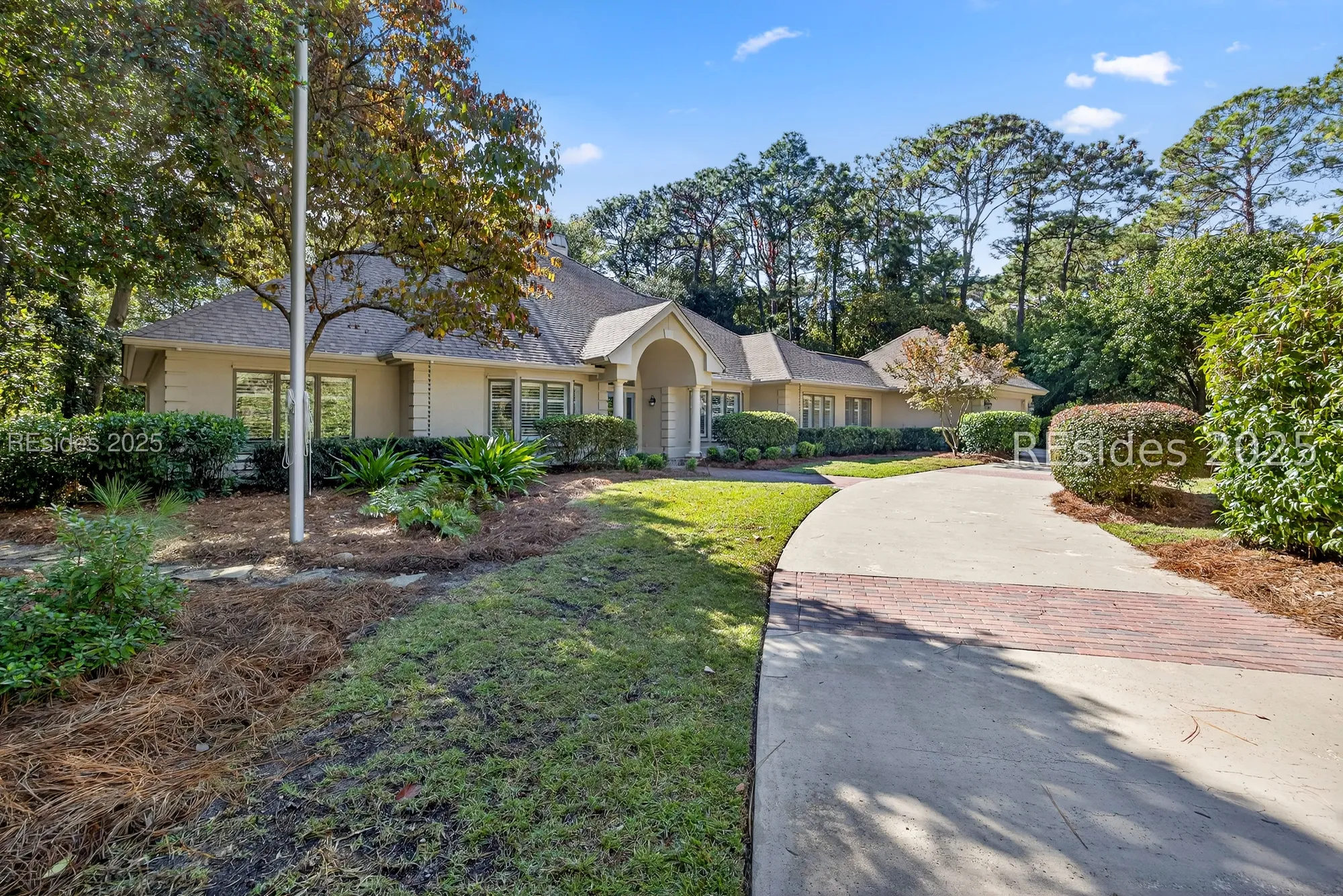 Property Slideshow image 2 of 76 | 14 pheasant run, Hilton Head Island, SC, 29926