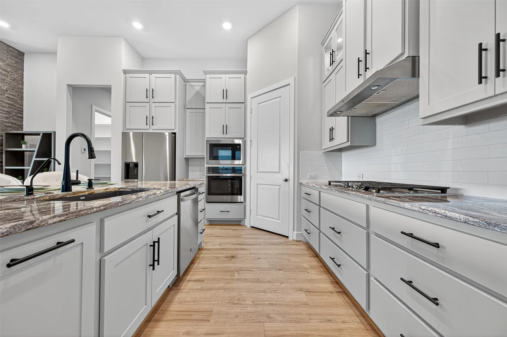 Property Slideshow image 10 of 44 | 4714 copper falls ln, Fulshear, TX, 77441