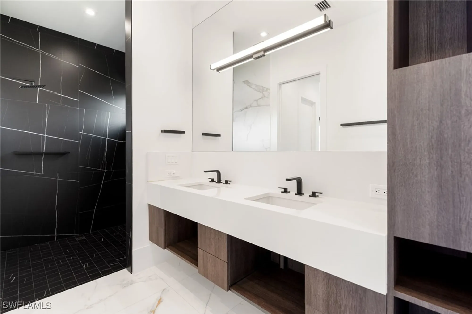 Property Slideshow image 14 of 17 | 641 starboard dr, Naples, FL, 34103