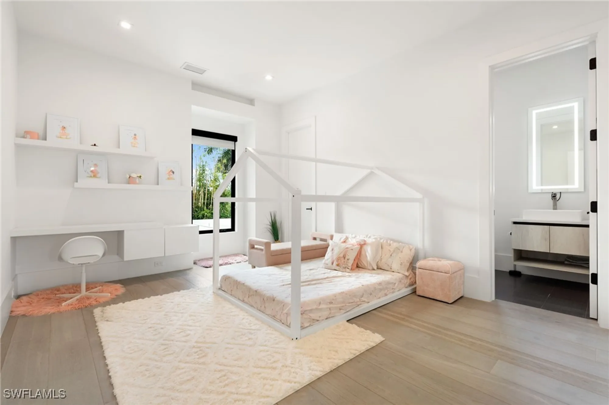 Property Slideshow image 17 of 17 | 641 starboard dr, Naples, FL, 34103