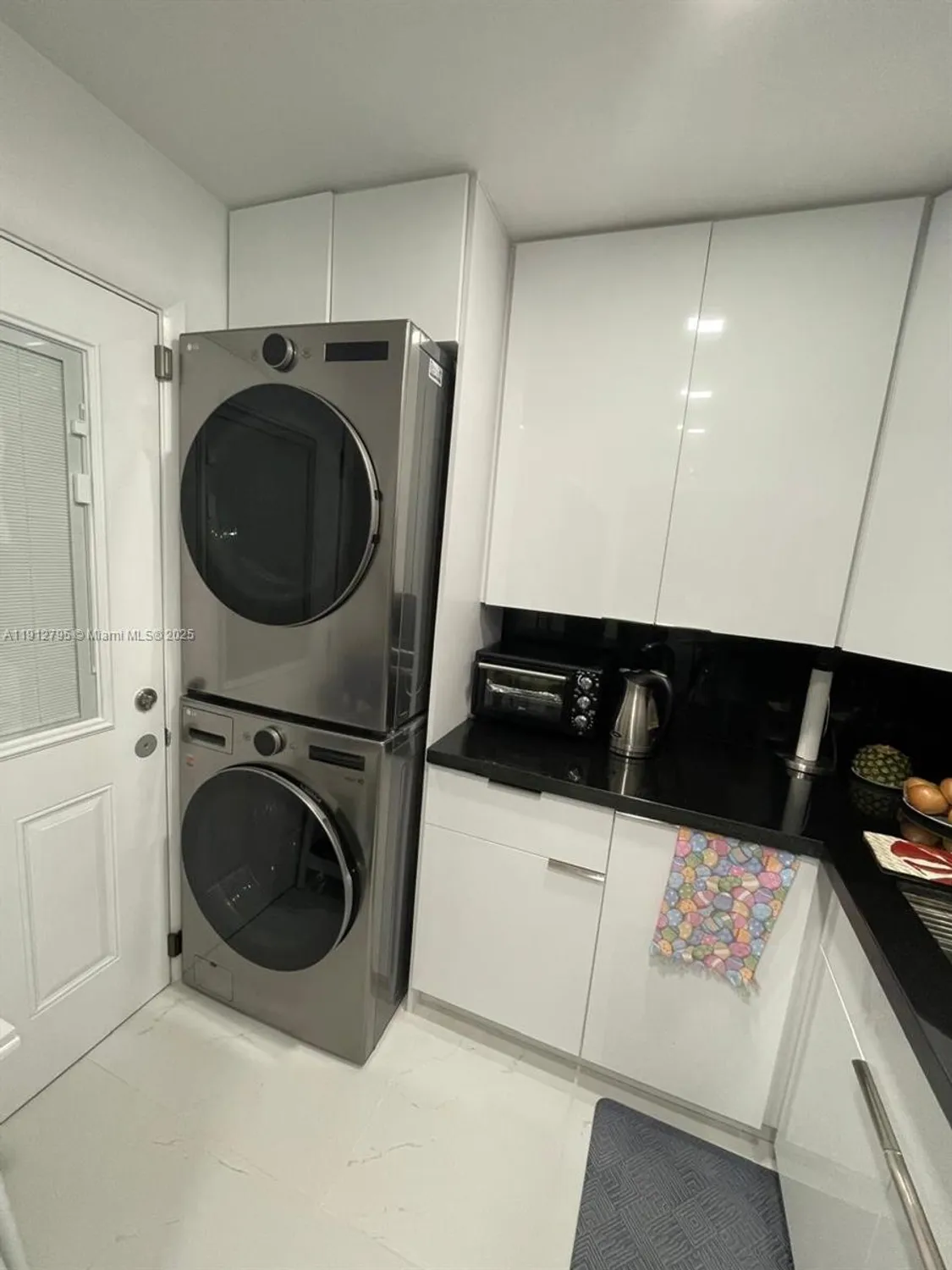 Property Slideshow image 5 of 15 | 20400 w country club dr 615, Aventura, FL, 33180