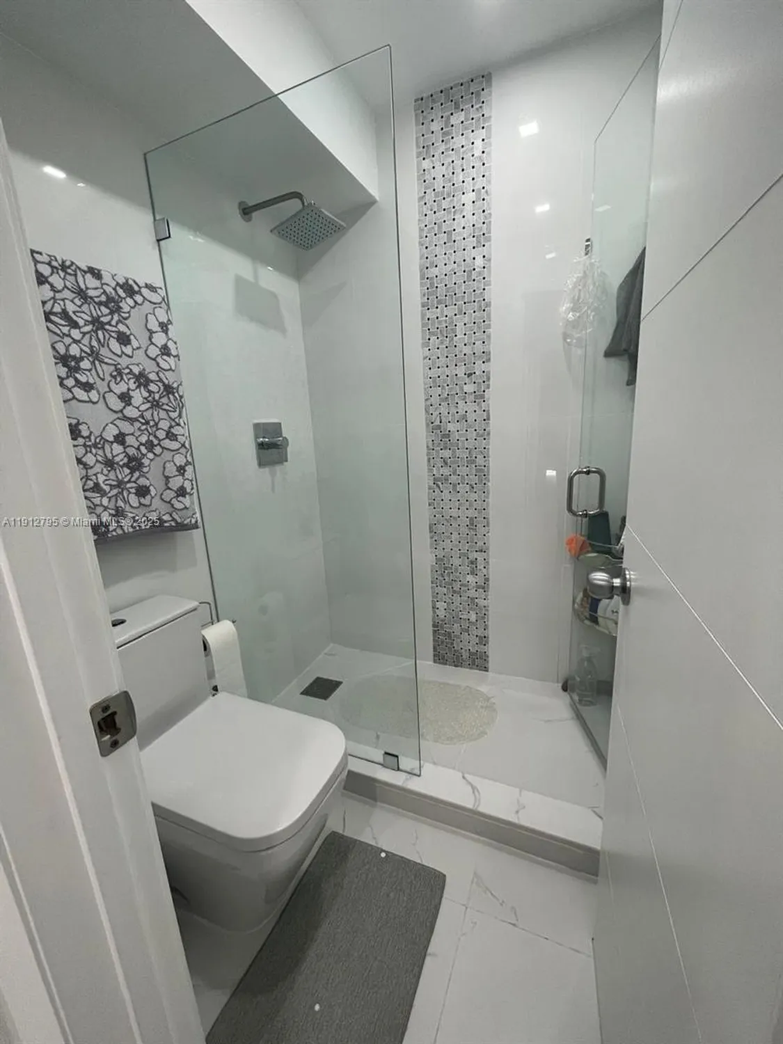 Property Slideshow image 7 of 15 | 20400 w country club dr 615, Aventura, FL, 33180