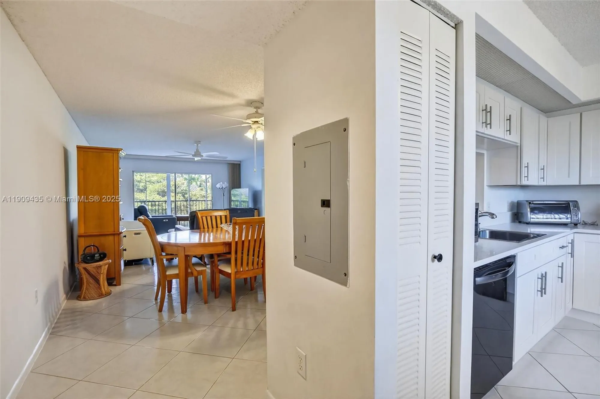 Property Slideshow image 17 of 44 | 13105 sw 16th ct 407l, Pembroke Pines, FL, 33027