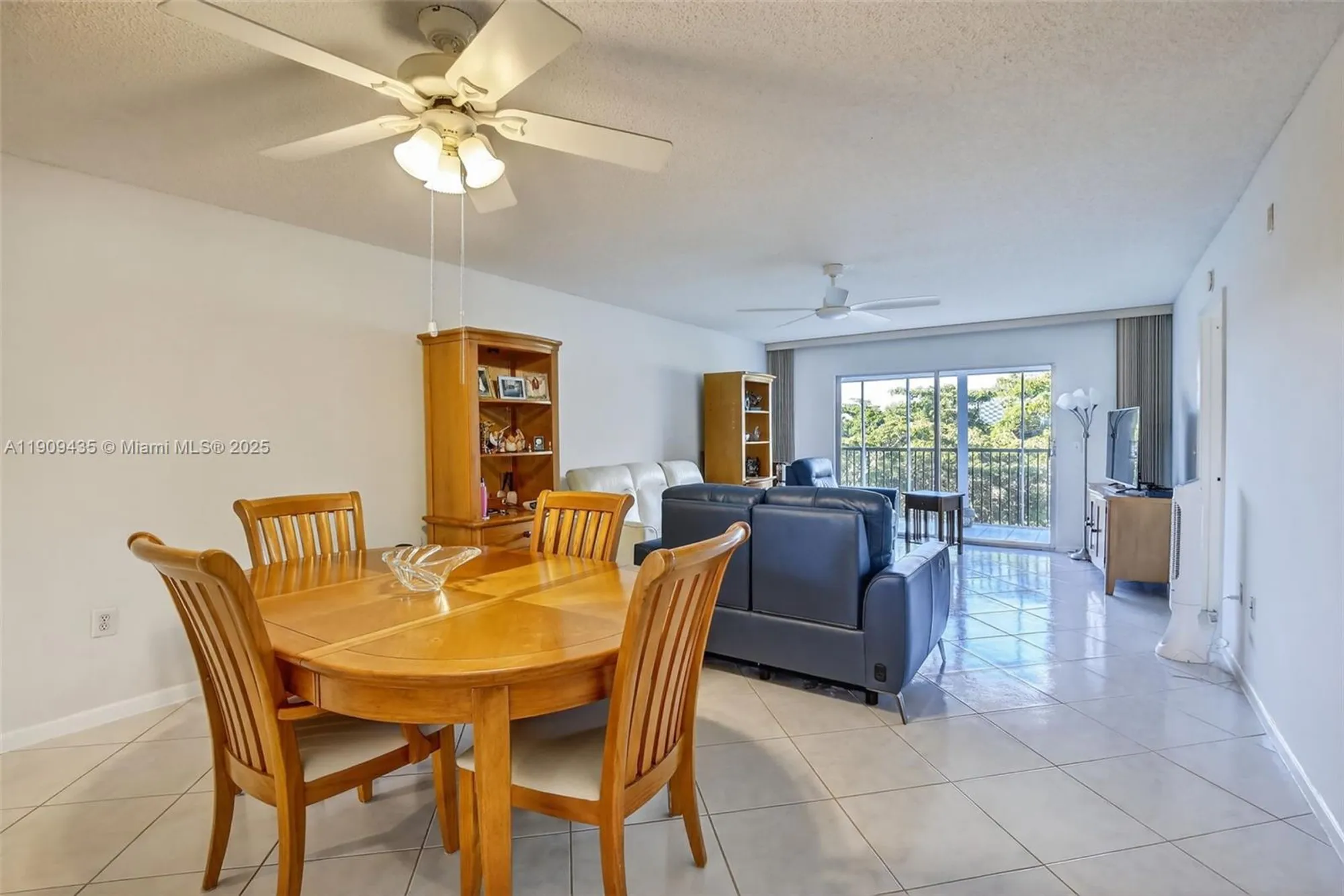 Property Slideshow image 23 of 44 | 13105 sw 16th ct 407l, Pembroke Pines, FL, 33027
