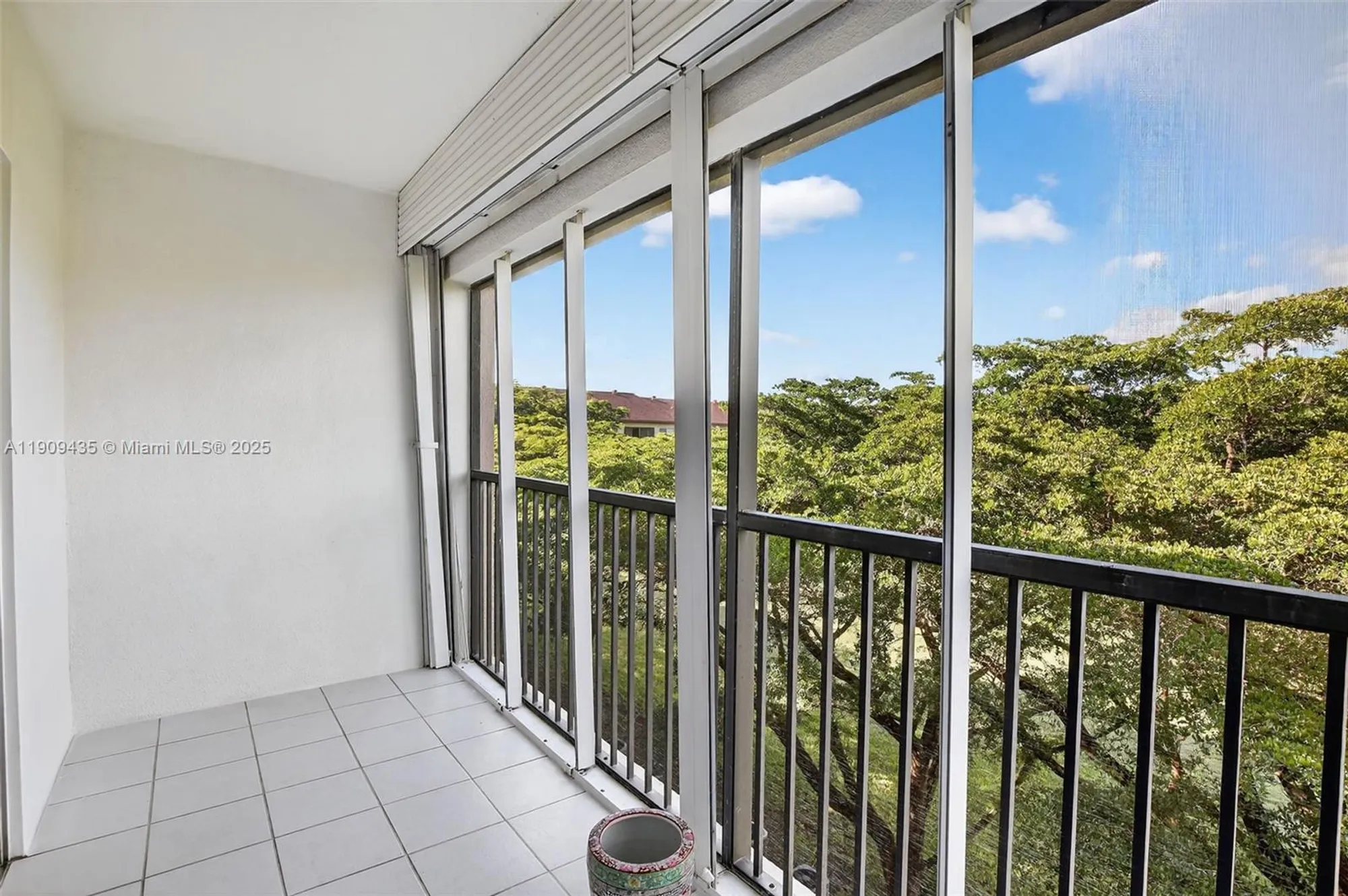Property Slideshow image 35 of 44 | 13105 sw 16th ct 407l, Pembroke Pines, FL, 33027