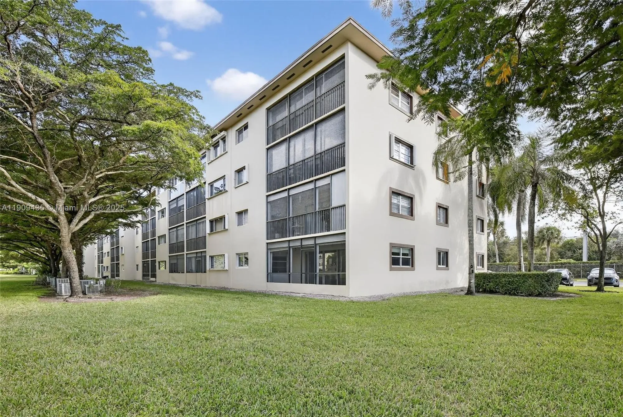 Property Slideshow image 39 of 44 | 13105 sw 16th ct 407l, Pembroke Pines, FL, 33027