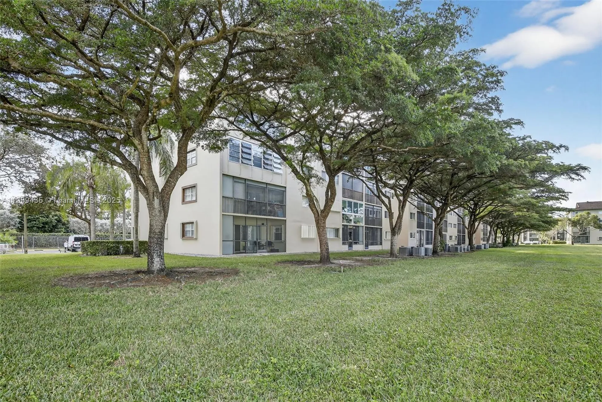 Property Slideshow image 40 of 44 | 13105 sw 16th ct 407l, Pembroke Pines, FL, 33027