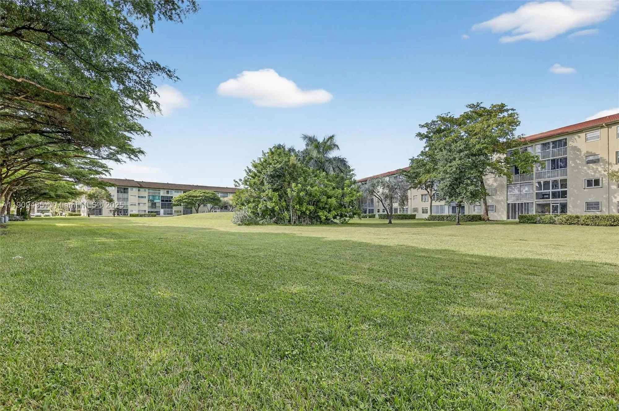 Property Slideshow image 41 of 44 | 13105 sw 16th ct 407l, Pembroke Pines, FL, 33027