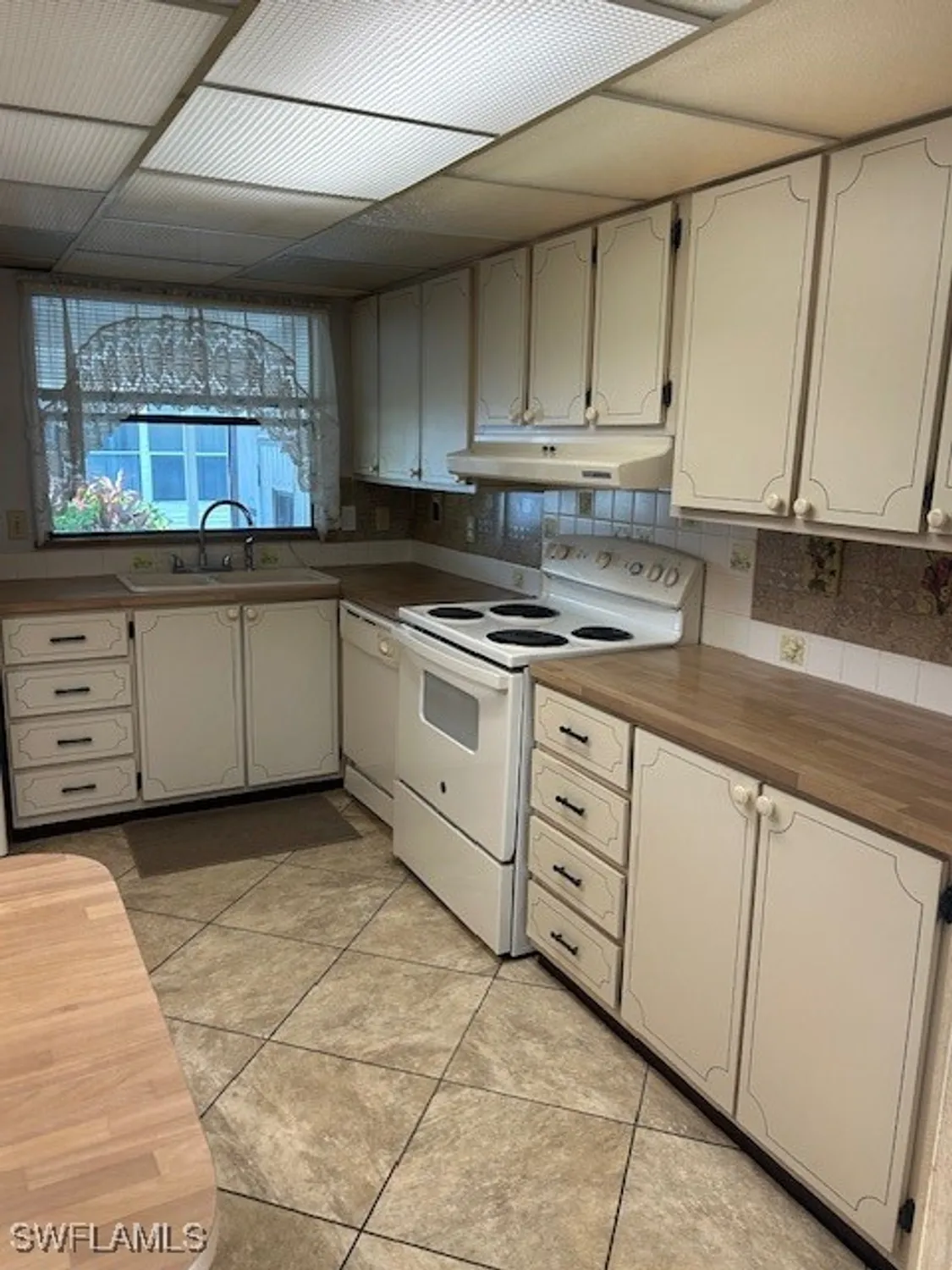 Property Slideshow image 19 of 23 | 611 charlemagne blvd, Naples, FL, 34112