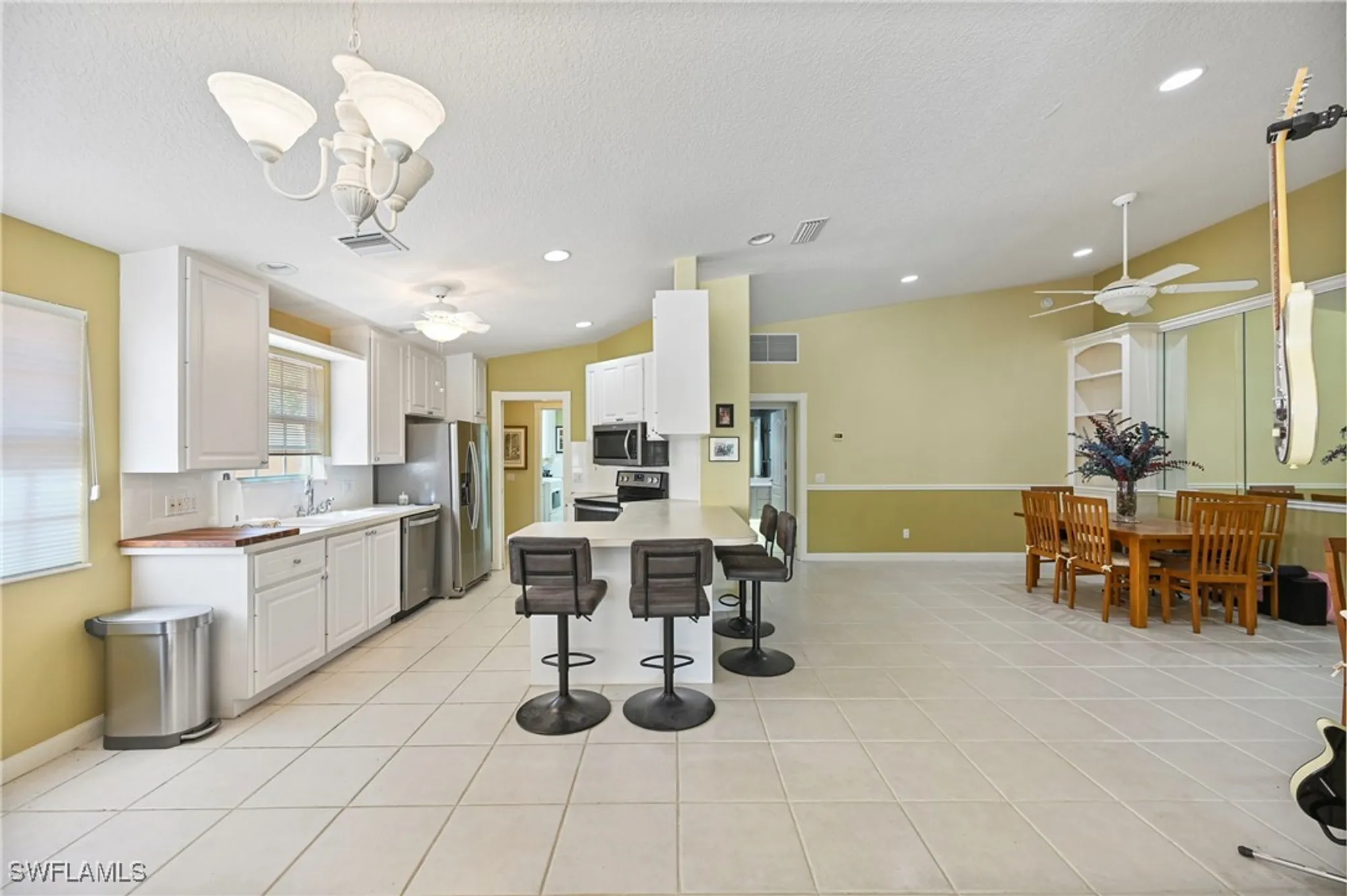 Property Slideshow image 4 of 24 | 4910 kingston way, Naples, FL, 34119