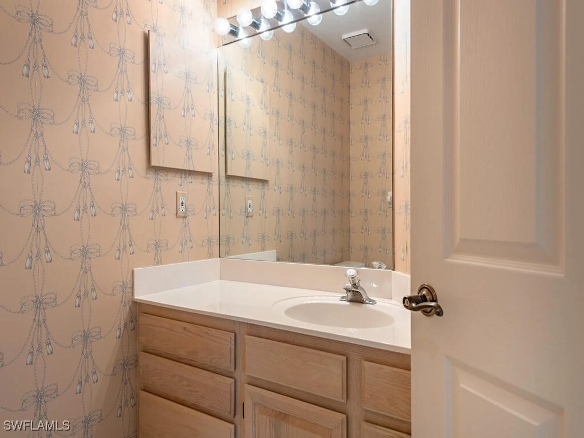 Property Slideshow image 11 of 23 | 8410 abbington cir a22, Naples, FL, 34108