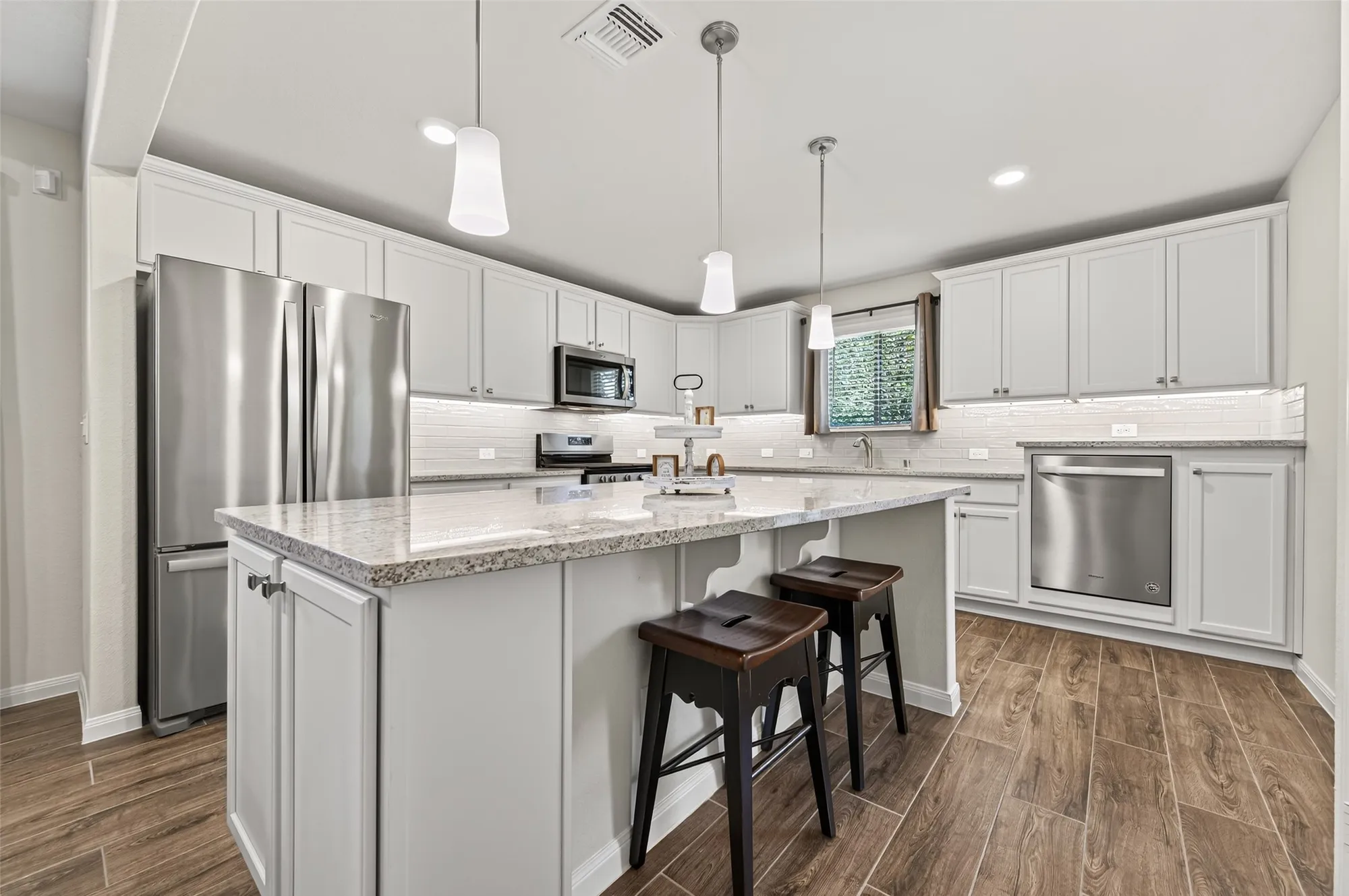 Property Slideshow image 16 of 42 | 269 flaxen chestnut, The Woodlands, TX, 77382