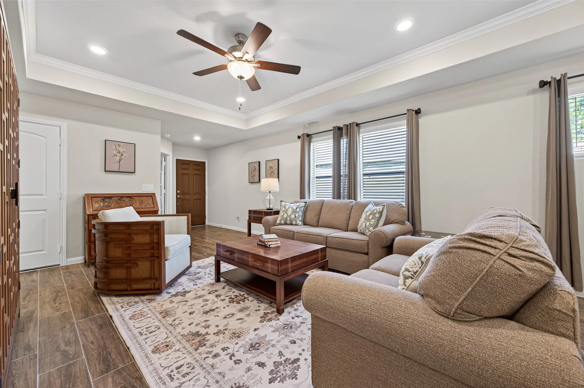 Property Slideshow image 2 of 42 | 269 flaxen chestnut, The Woodlands, TX, 77382