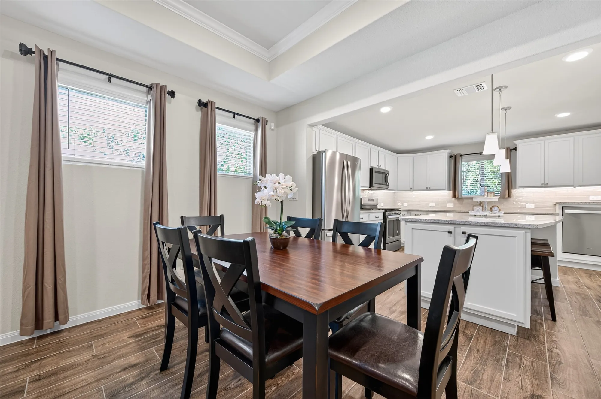 Property Slideshow image 22 of 42 | 269 flaxen chestnut, The Woodlands, TX, 77382