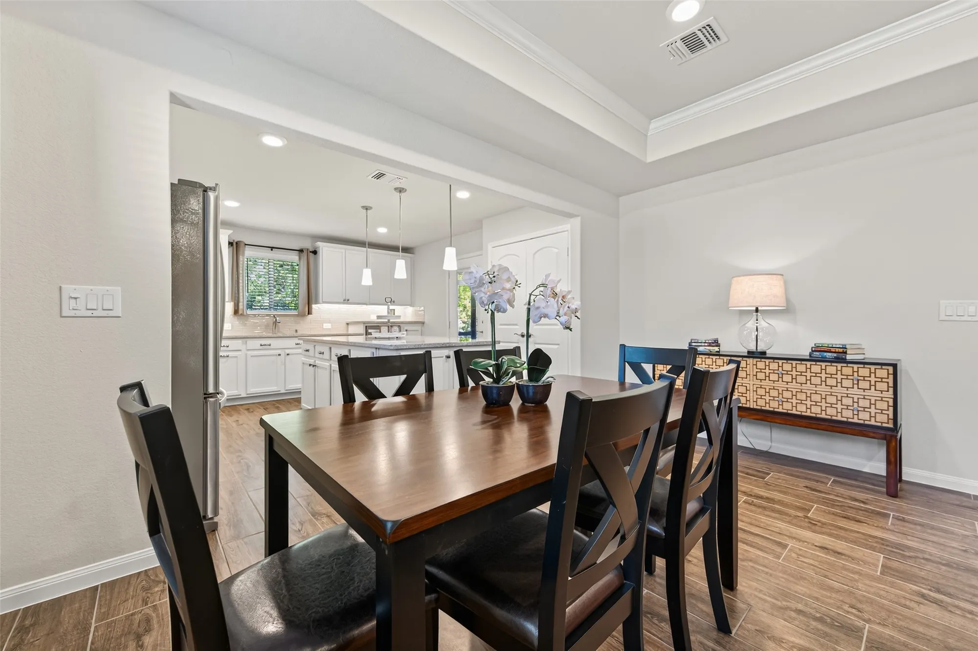 Property Slideshow image 4 of 42 | 269 flaxen chestnut, The Woodlands, TX, 77382