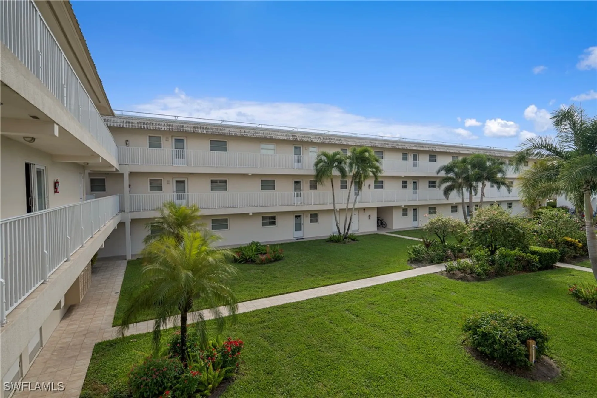 Property Slideshow image 13 of 15 | 3150 binnacle dr apt 207, Naples, FL, 34103