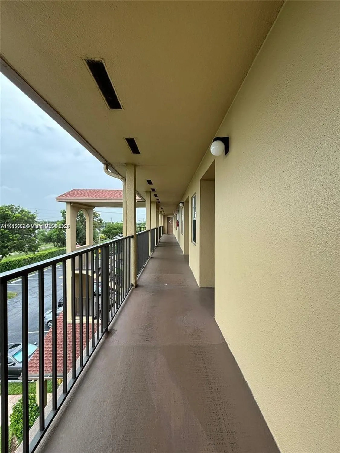 Property Slideshow image 7 of 29 | 1400 sw 124th ter apt 402q, Pembroke Pines, FL, 33027