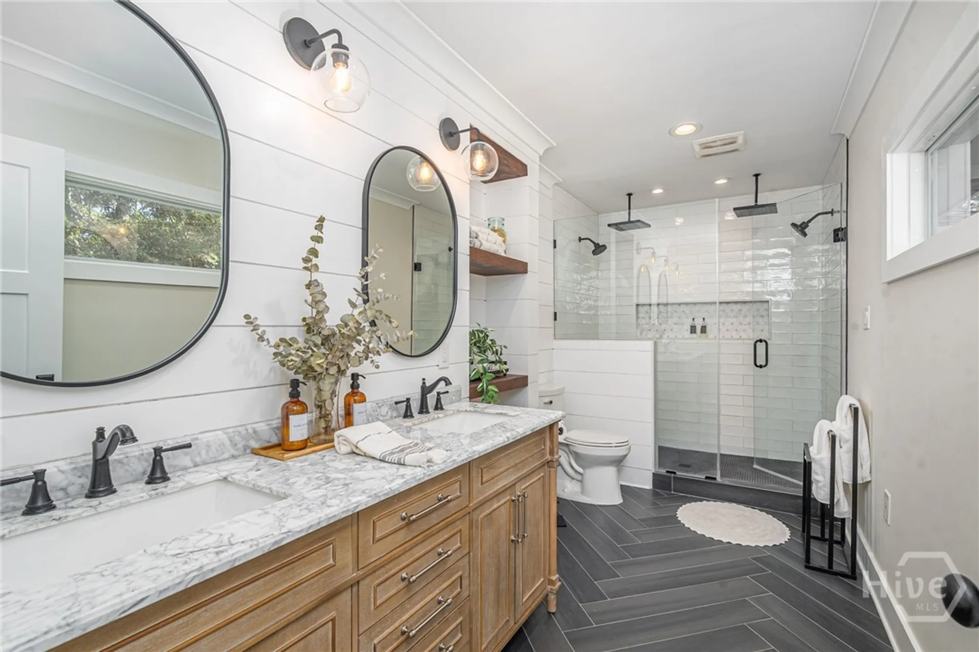 Property Slideshow image 19 of 27 | 10 howley ln, Savannah, GA, 31411