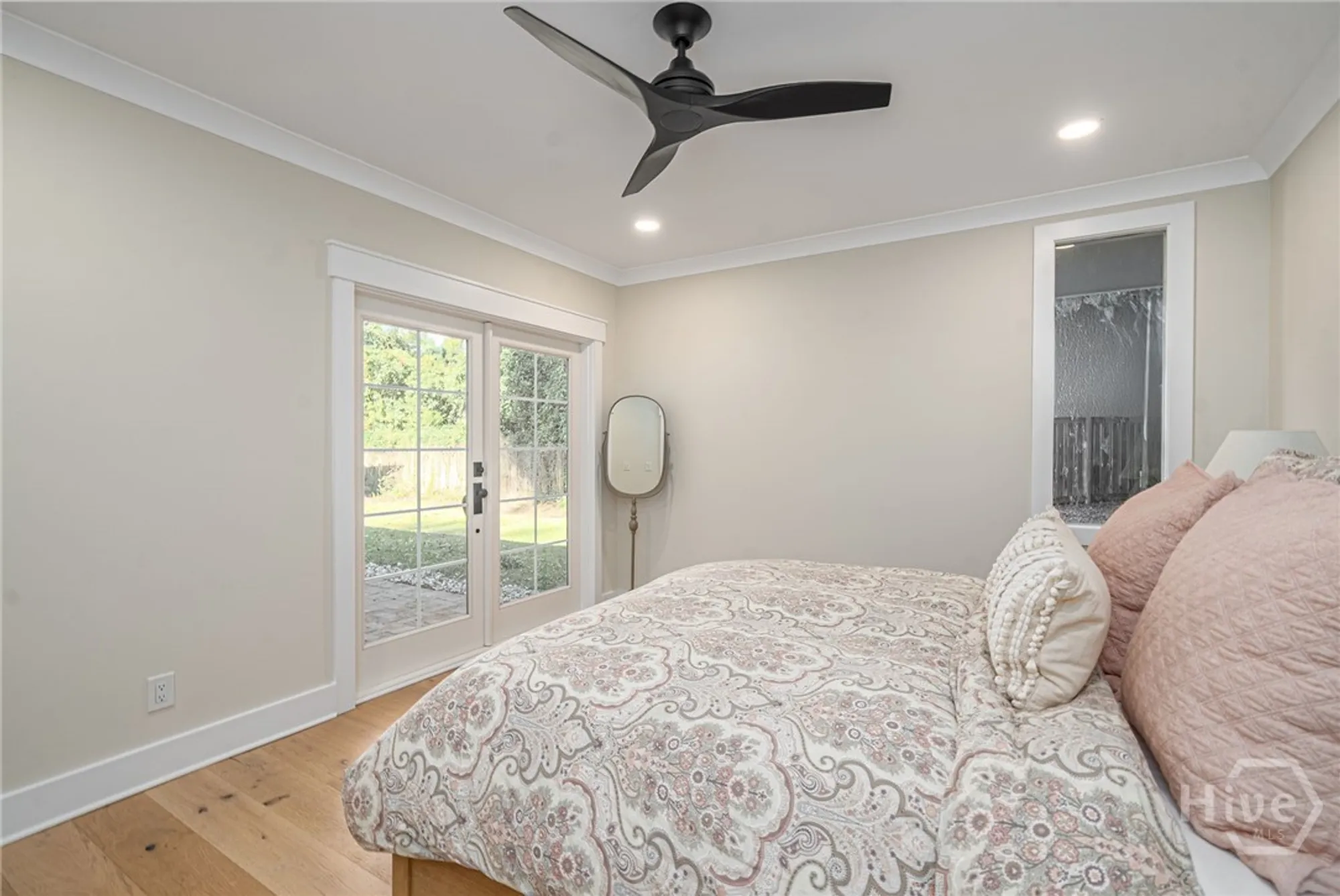 Property Slideshow image 24 of 27 | 10 howley ln, Savannah, GA, 31411