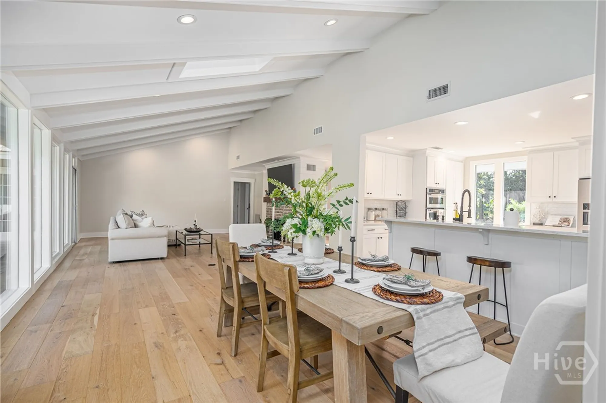 Property Slideshow image 7 of 27 | 10 howley ln, Savannah, GA, 31411