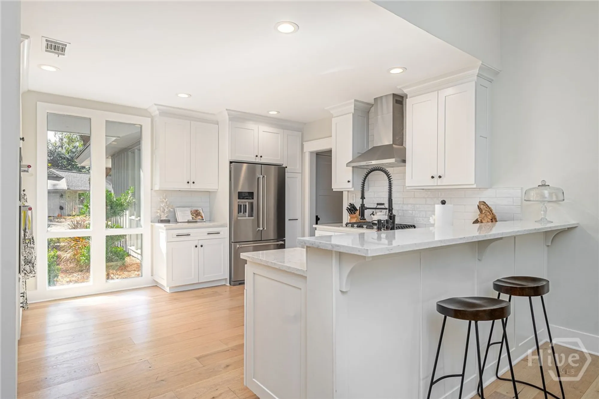 Property Slideshow image 9 of 27 | 10 howley ln, Savannah, GA, 31411