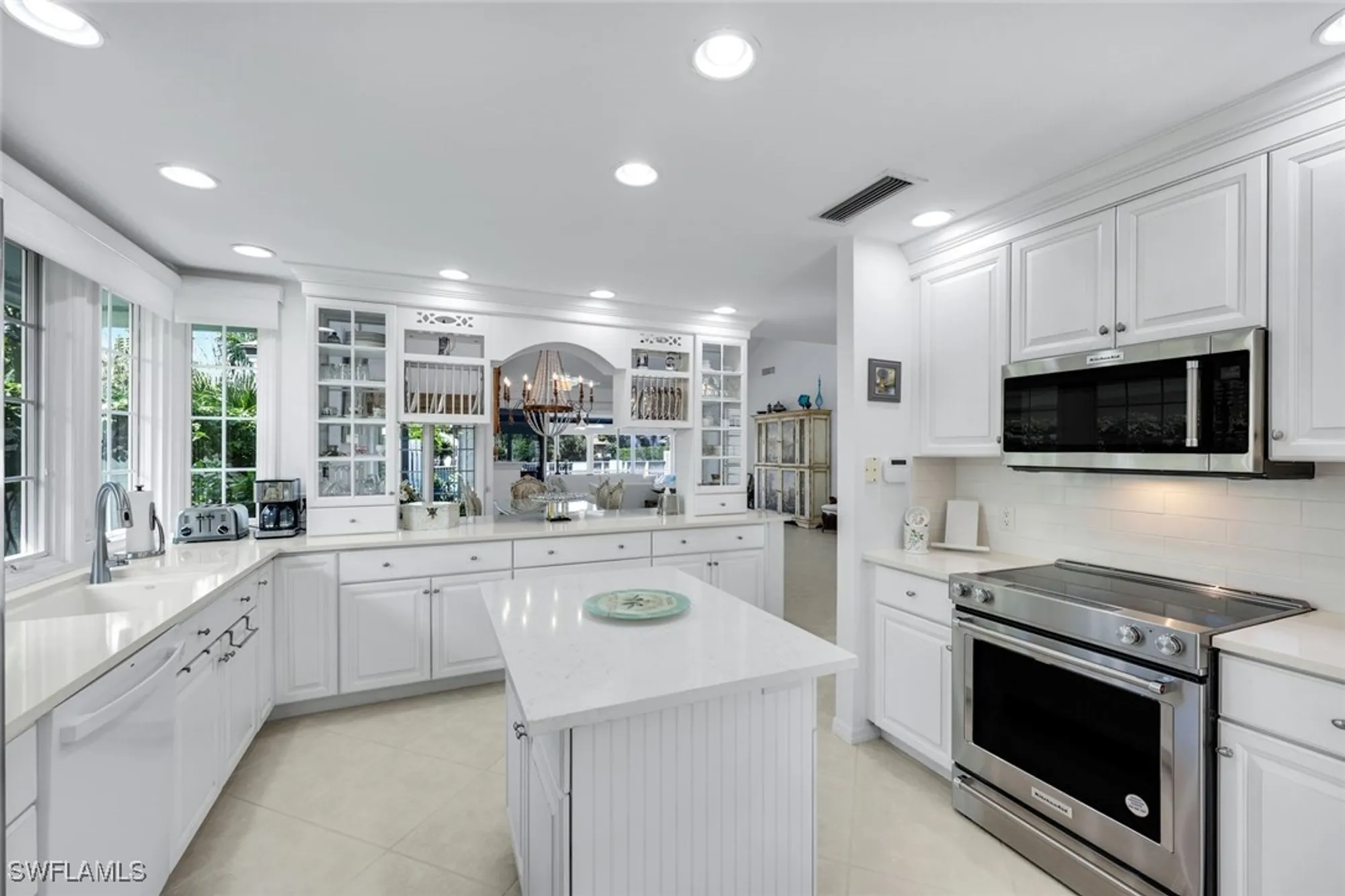 Property Slideshow image 13 of 38 | 635 bridgeway ln, Naples, FL, 34108