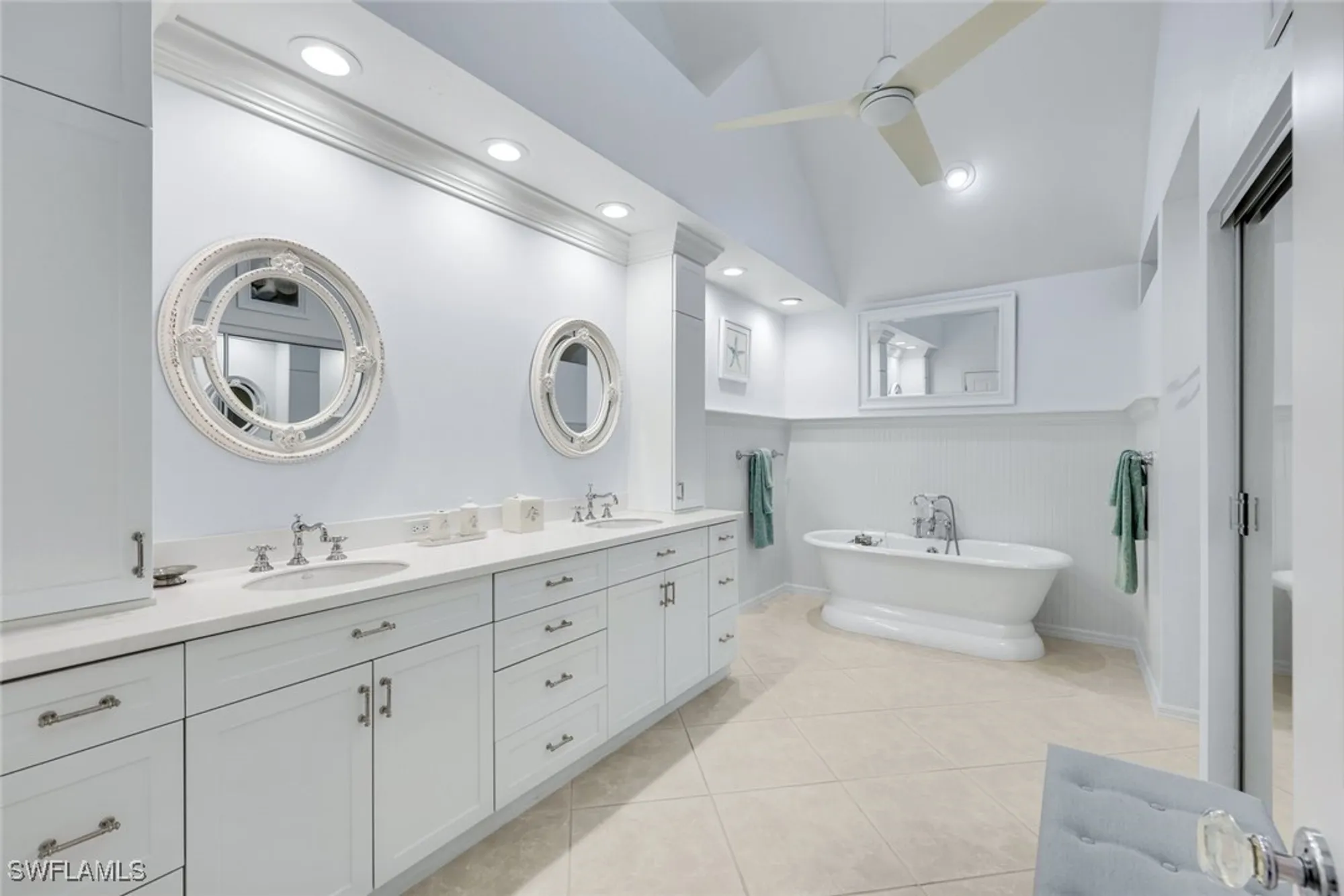 Property Slideshow image 22 of 38 | 635 bridgeway ln, Naples, FL, 34108