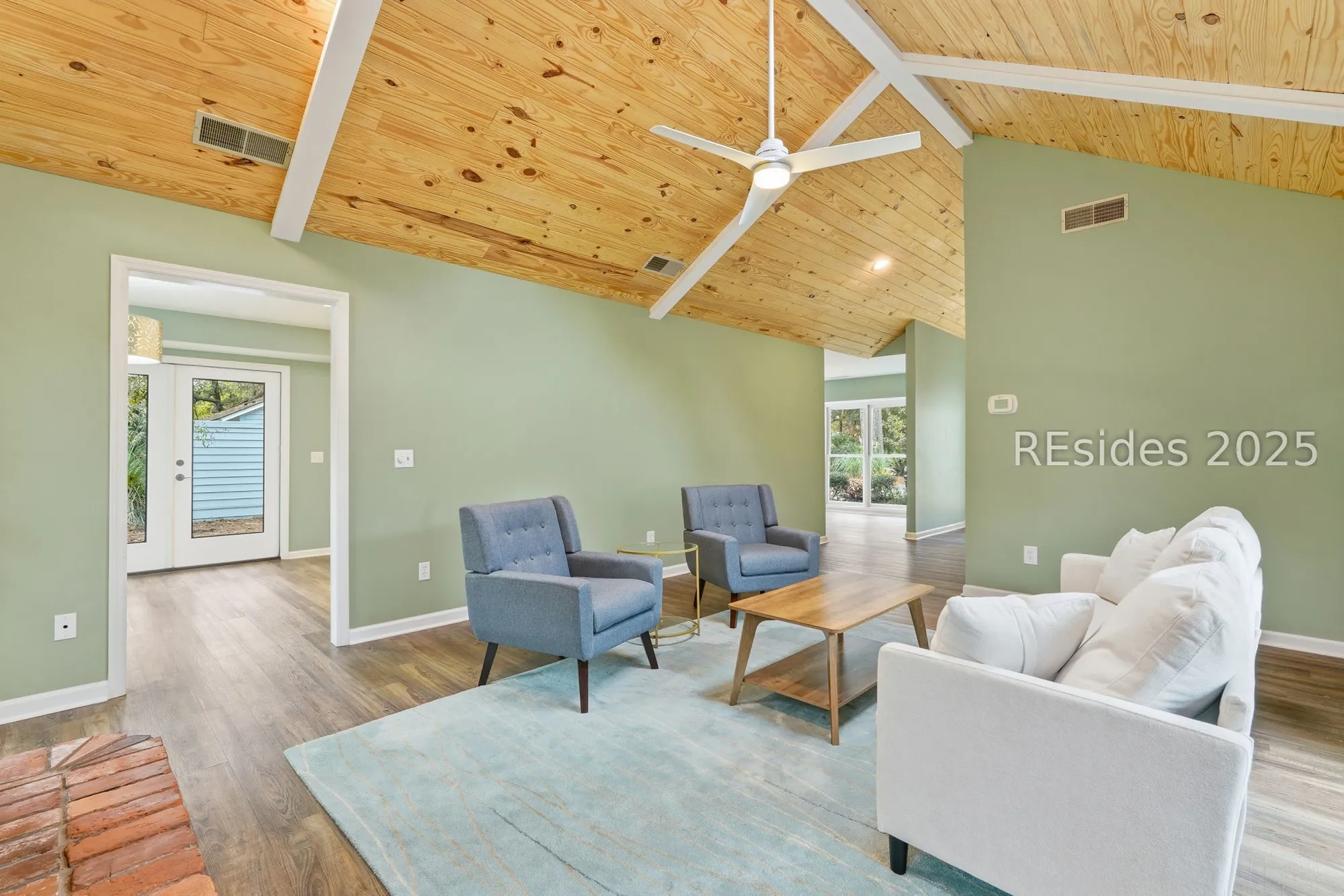 Property Slideshow image 4 of 27 | 7 trails end rd, Hilton Head Island, SC, 29926