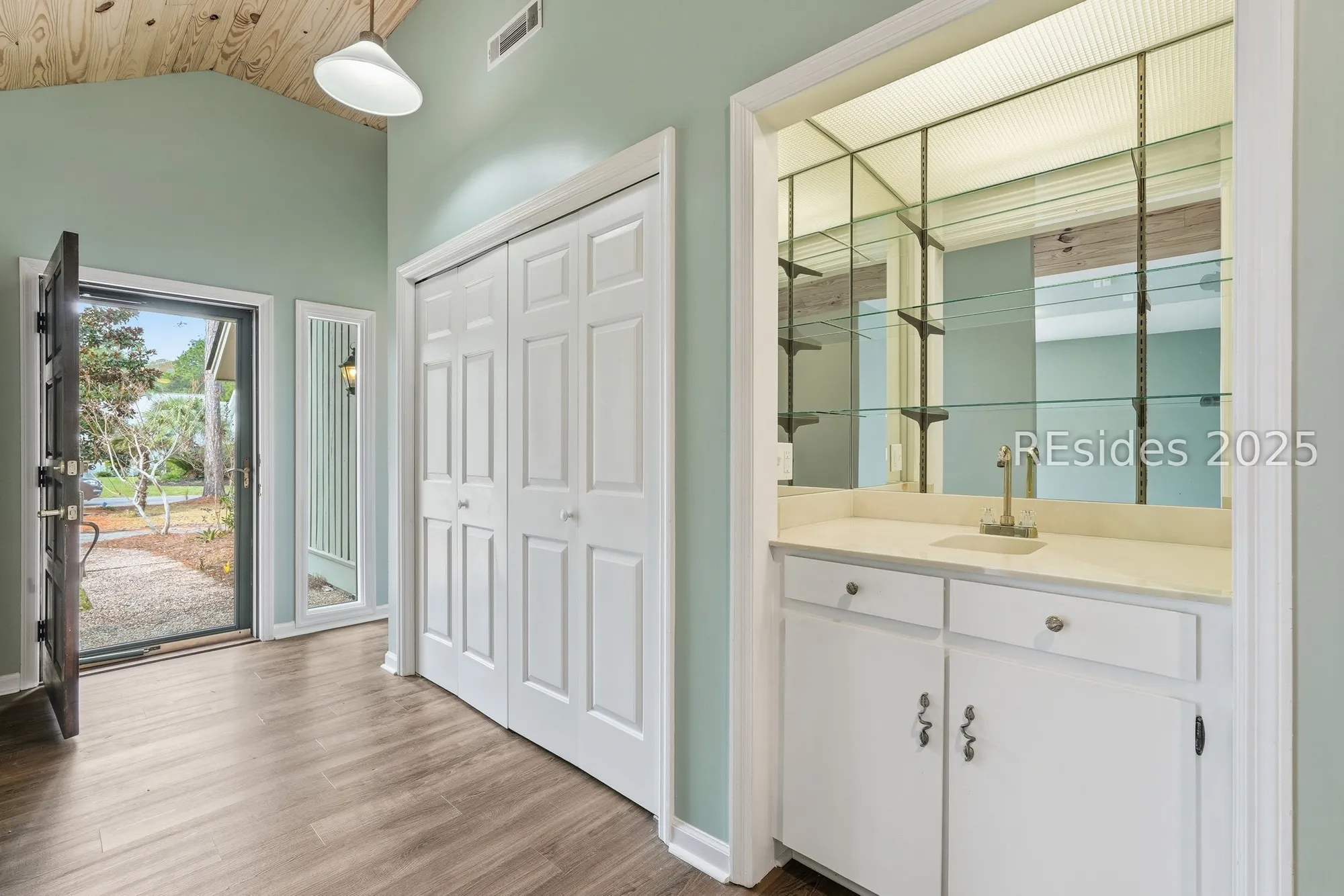 Property Slideshow image 5 of 27 | 7 trails end rd, Hilton Head Island, SC, 29926