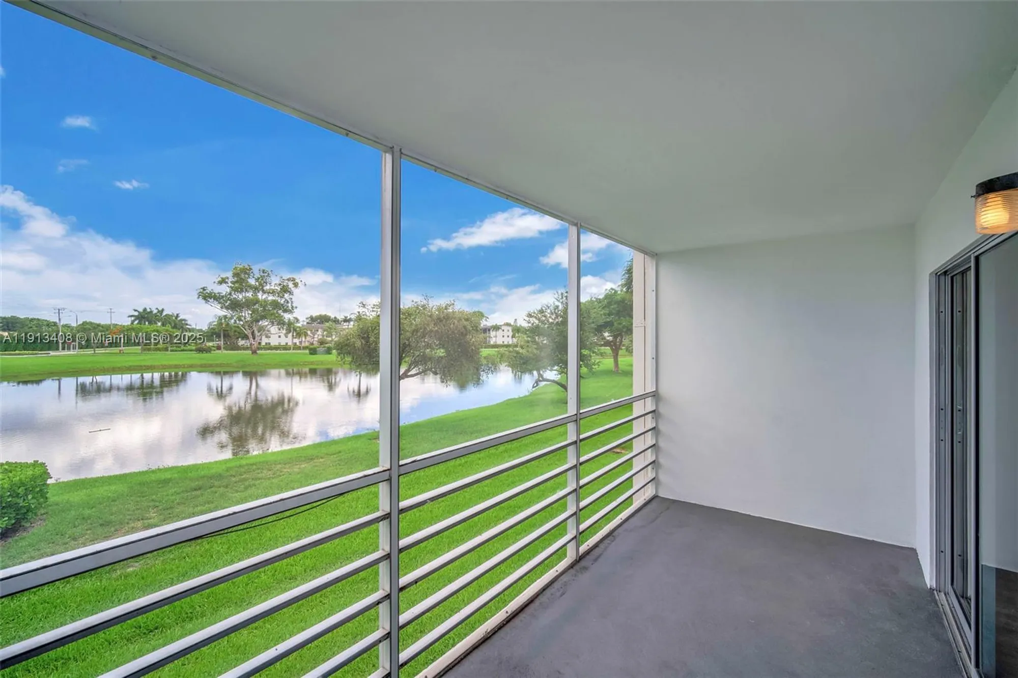 Property Slideshow image 19 of 27 | 2048 hythe c # 2048, Boca Raton, FL, 33434