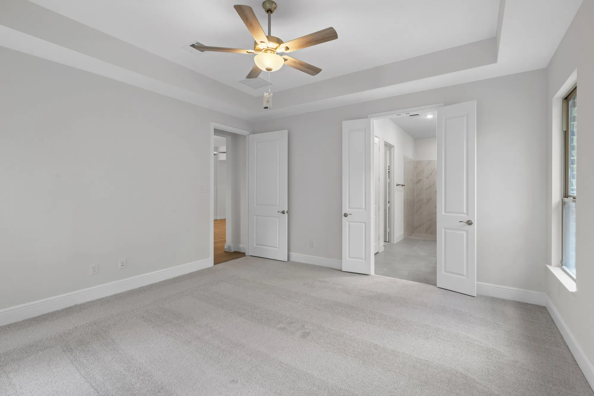 Property Slideshow image 18 of 34 | 10014 larkin cv, Willis, TX, 77318