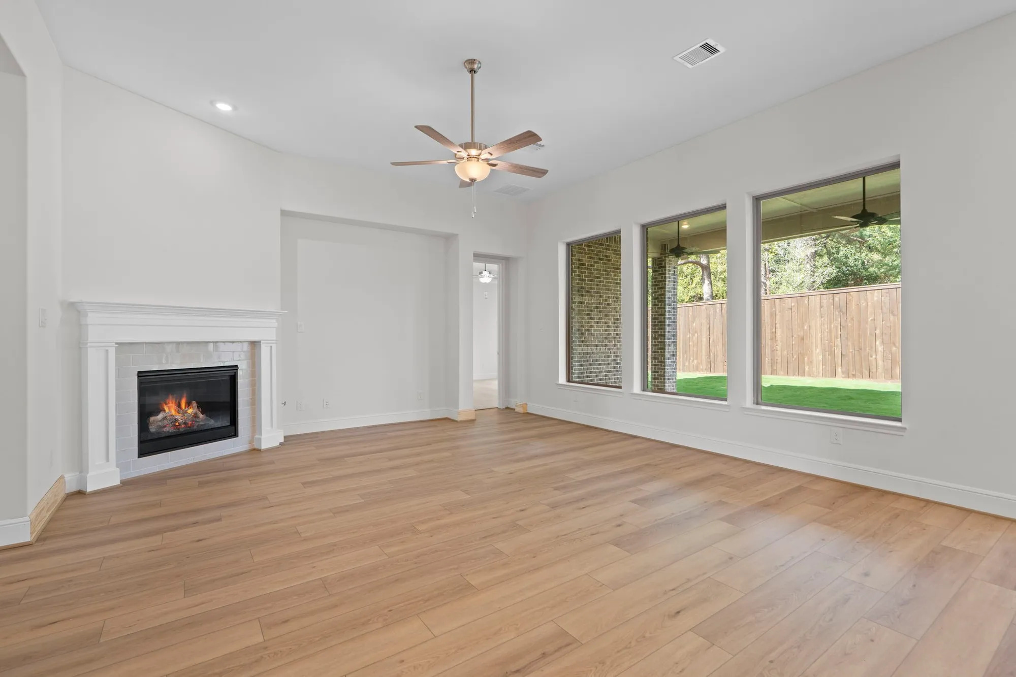 Property Slideshow image 12 of 34 | 10014 larkin cv, Willis, TX, 77318