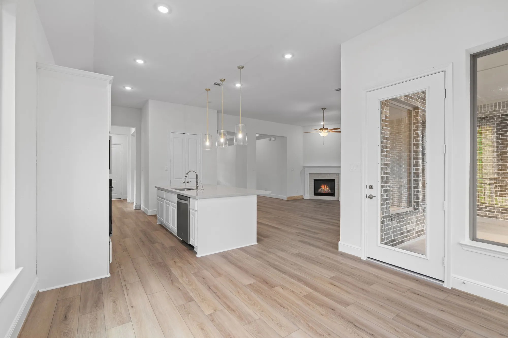 Property Slideshow image 9 of 34 | 10014 larkin cv, Willis, TX, 77318