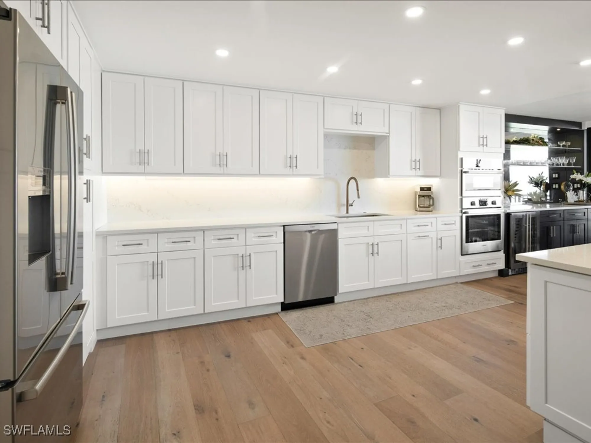 Property Slideshow image 10 of 39 | 2386 gulf shore blvd n # 104, Naples, FL, 34103