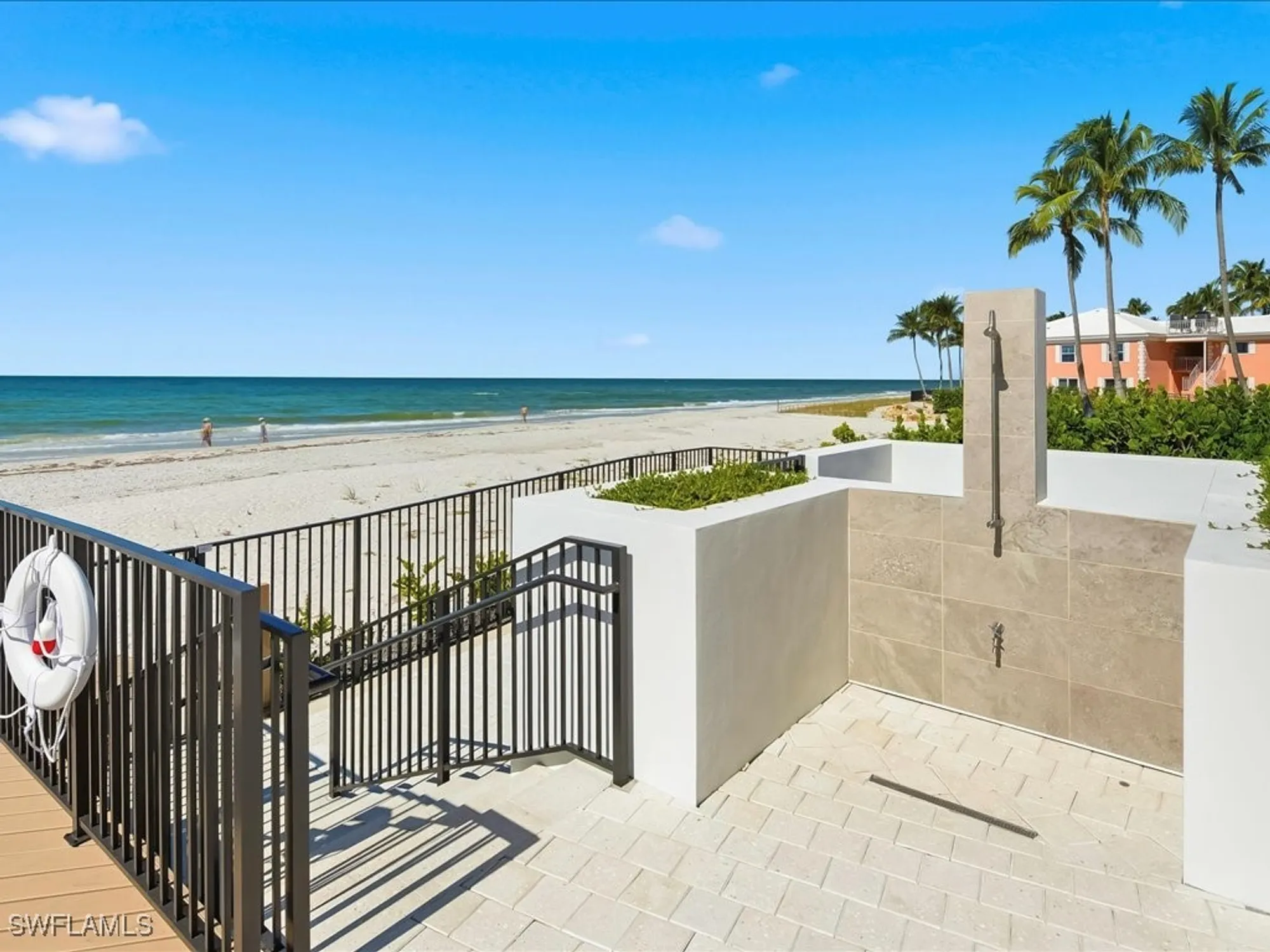 Property Slideshow image 27 of 39 | 2386 gulf shore blvd n # 104, Naples, FL, 34103